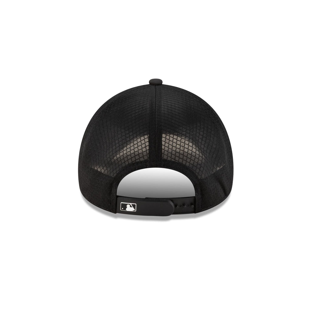 Chicago White Sox 2026 Batting Practice Black 9FORTY APEX Trucker Hat