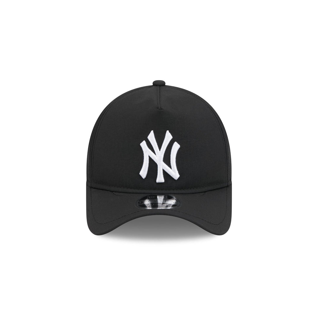 New York Yankees Black 9FORTY APEX Snapback Hat