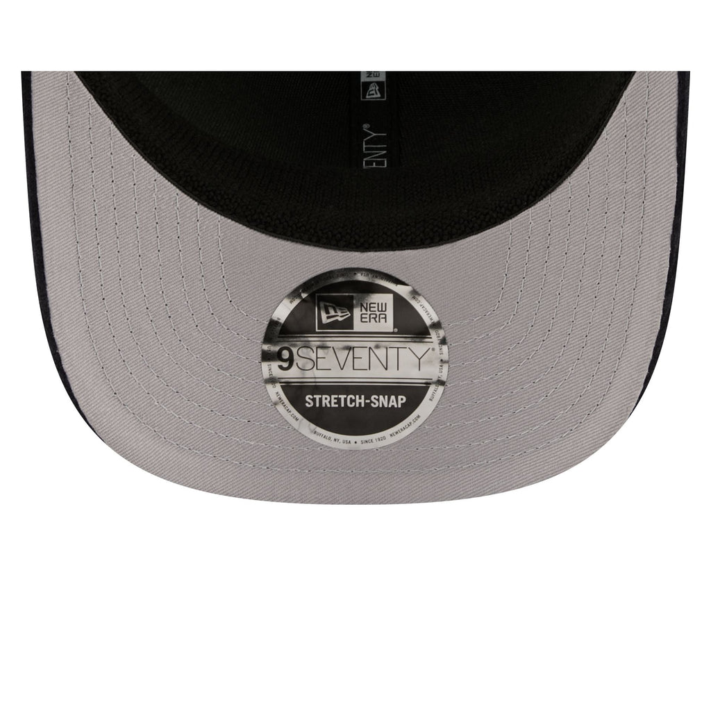Chicago Bears Deceptor Corduroy 9SEVENTY Trucker Hat