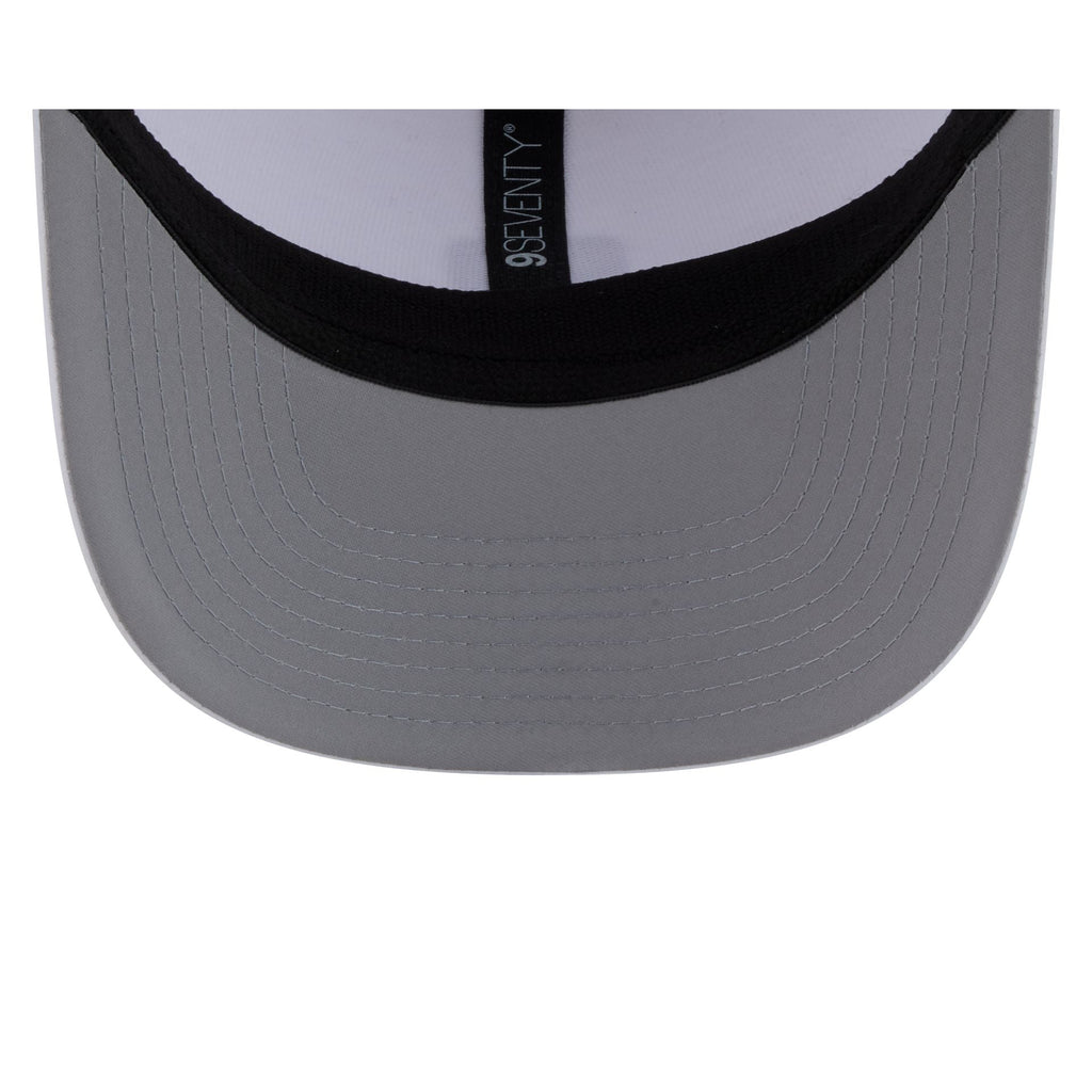 Las Vegas Raiders Mini Badge 9SEVENTY Trucker Hat