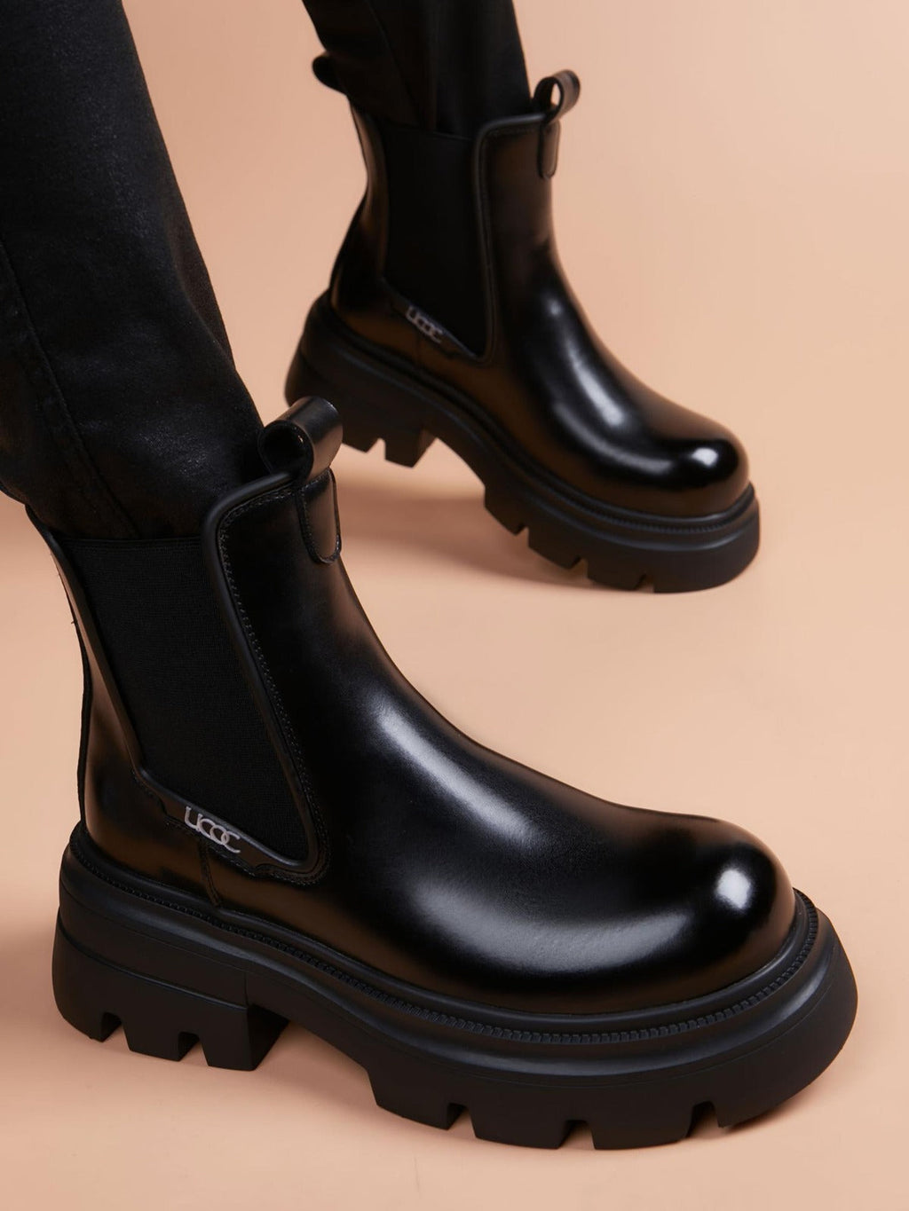 Versatile Handcrafted Genuine Leather Men's Leather Boots for Business Wear