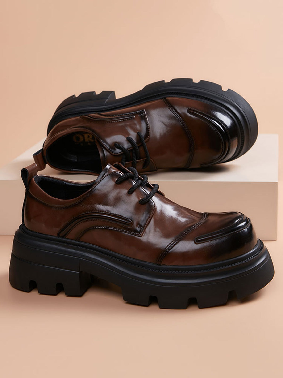 Modern Handcrafted Genuine Leather Men's Derby Shoes with a Refined Profile