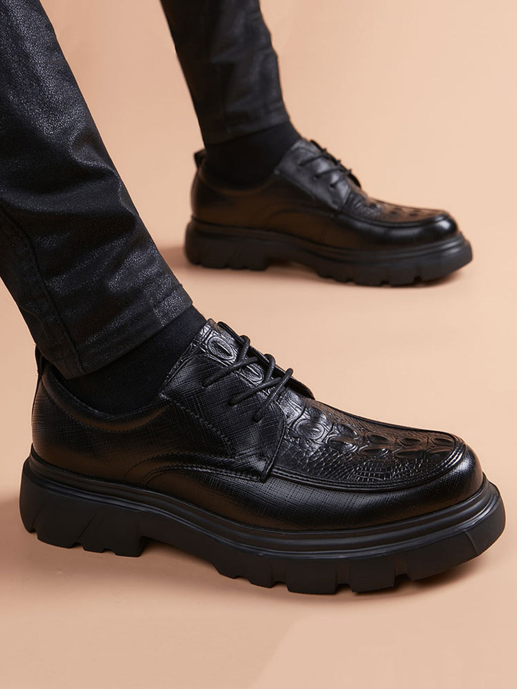 Distinctive Handcrafted Genuine Leather Men's Derby Shoes for Modern Formalwear