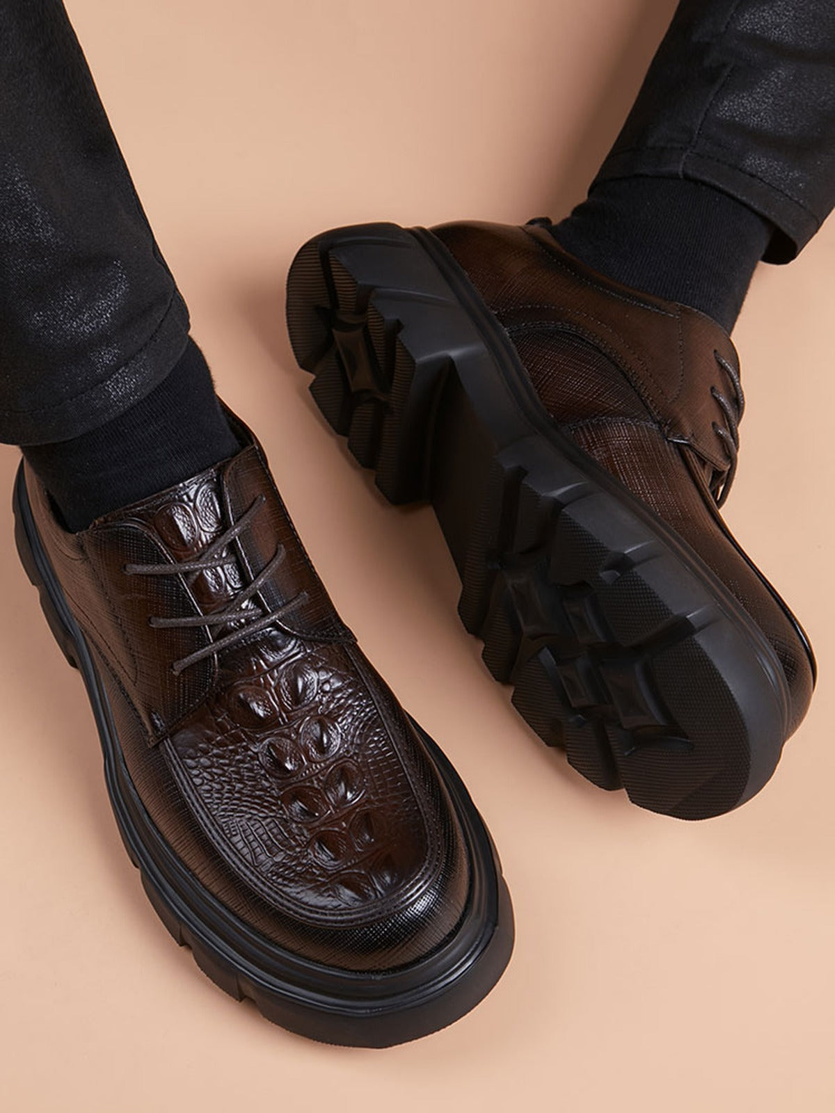 Distinctive Handcrafted Genuine Leather Men's Derby Shoes for Modern Formalwear